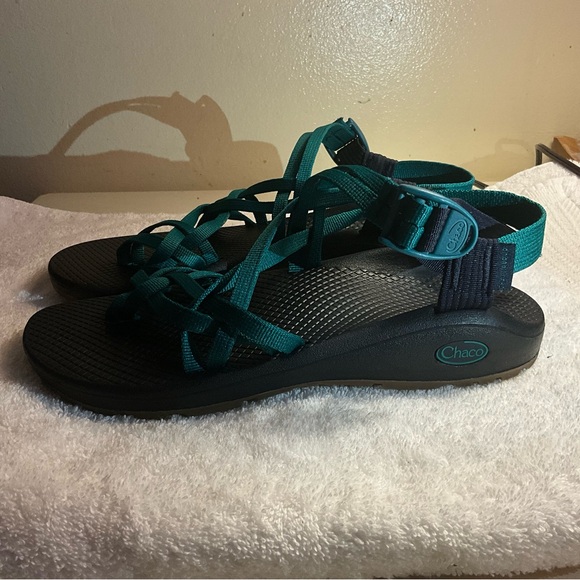 Chaco Teal and Black Strappy Sandals Dark Green - Picture 13 of 13